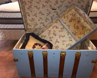 Very nice antique hump back chest 