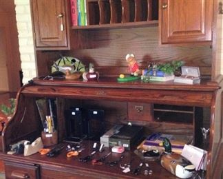 Large roll top desk with upper storage