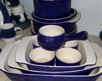 2 Roshco Cobalt Blue White Casserole 3, 2 Qt. Round Covered Baking Dish Bakeware $30.00 2 Roshco Cobalt Blue White Casserole 3, 2 Qt. Round Covered Baking Dish Bakeware $30.00 For Appointment Please Call (760)662-7662 or Email tanya@crowncityestatesalebytanya.com