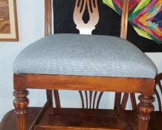 Vintage Dining set with 6 Chairs and 2 leafs For Appointment Please Call (760)662-7662 or Email tanya@crowncityestatesalebytanya.com
