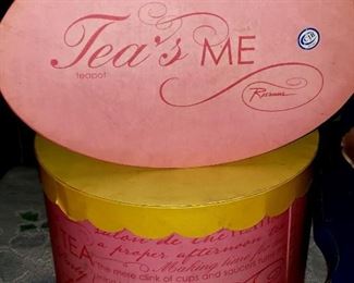 Tea's Me Teapot and 4 cups and saucers $25.00 For Appointment Please Call (760)662-7662 or Email tanya@crowncityestatesalebytanya.com