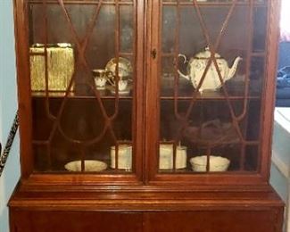 China cabinet $80.00 For Appointment Please Call (760)662-7662 or Email tanya@crowncityestatesalebytanya.com