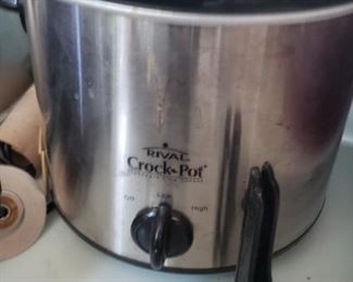 Rival Crock Pot $10.00 For Appointment Please Call (760)662-7662 or Email tanya@crowncityestatesalebytanya.com