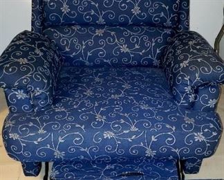 Recliner Chair $40.00 For Appointment Please Call (760)662-7662 or Email tanya@crowncityestatesalebytanya.com