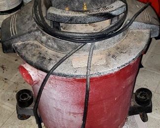 Craftman Wet/Dry Vac. $20.00 For Appointment Please Call (760)662-7662 or Email tanya@crowncityestatesalebytanya.com