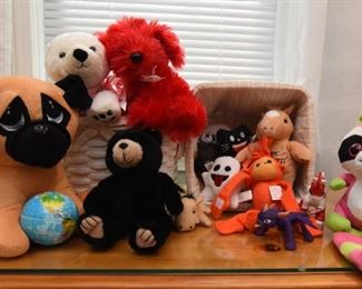 ITEM 3: Lot of Stuffed Animals  $15
Includes two fabric-lined baskets