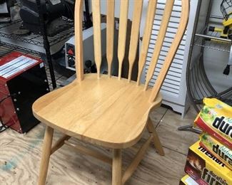 ITEM 164: Light Oak Chair $10
