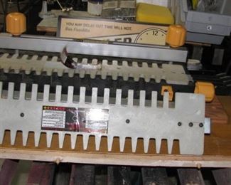 Craftsman Dovetail Jig