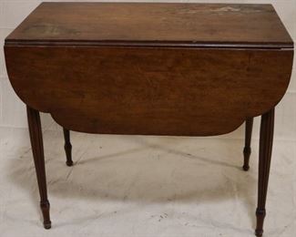 Lot# 2160 - Drop side table on fluted ca
