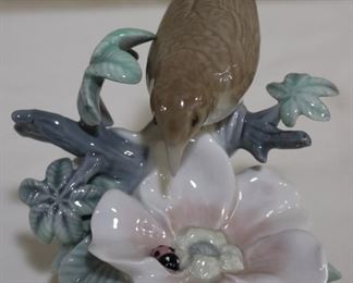 Lot# 2201 - Lladro Porcelain bird