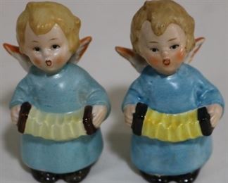Lot# 2338 - 2 Hummel Angels with Accordian