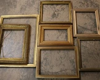 Lot# 4927 - 7pc assorted antique frames