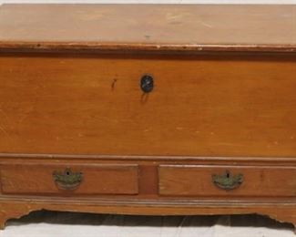 Lot# 5026 - Blanket chest with 2 drawers