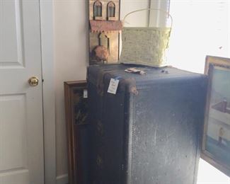 Steamer trunk