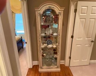 This Jasper Original Cairo is 6.5ft tall with a length of 2ft and a width of 1.2ft. It does not include the contents inside of it.