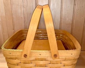Item 254:  Longaberger pie basket with riser: $40