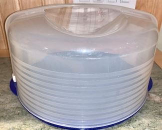Item 255:  Tupperware Cake Caddy: $10