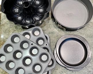 Item 301:  Lot of assorted baking pans (with a Nordic Ware Bundt): $35
