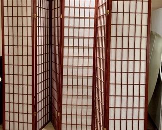 Item 127:  (6) Panel room divider: $125