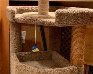 Item 180:  Cat perch and scratch post: $30