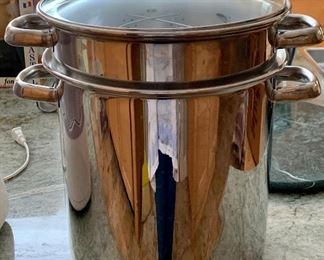 Tivoli Plus Stock Pot 18/8 with strainer insert: $20