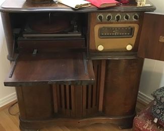 Vintage record player and stereo with radio - excellent condition but needs new wiring