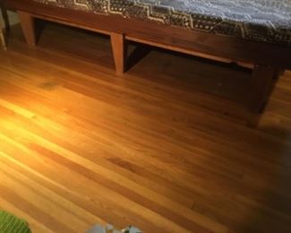 Close up of bottom of platform bed