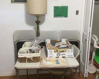 Card table & chairs - miscellaneous office item & lamp
