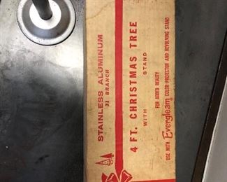 Aluminum Christmas Tree 4'