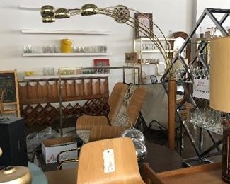 Four Shade Arch Lamp With Wood Base