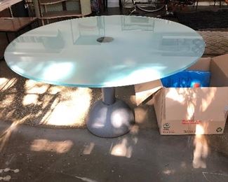 Calice Table By Vignelli