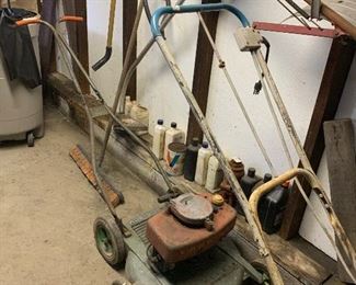 VINTAGE LAWN BOY MOWER