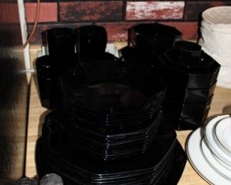 Black dish set