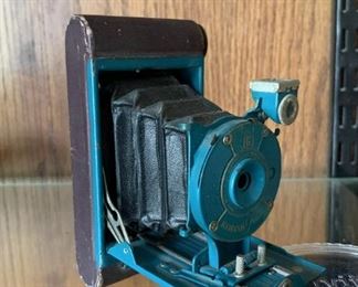 $150 - Vintage Kodak Petit Bellows Camera (Blue / Turquoise Color) 