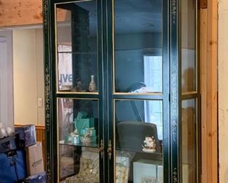 (close up of display cabinet)