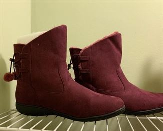 Women's Boots (most are like new, sizes 10 - 11)