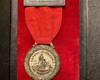 $40 - Vintage Firefighter Medal For Valor, District of Columbia