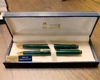 $10 - Bill Blass Ballpoint Pen & Pencil Set