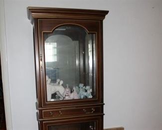 Curio cabinet