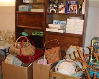 Baskets, 2 Bookcases