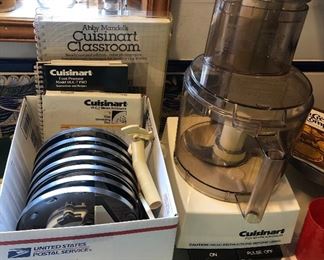 Cuisinart DLC-7 PRO food processor + 7 discs & cookbooks (sold altogether)