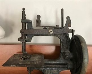 Vintage Peter Pan Child Sewing Machine