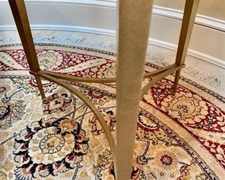 Detail: Round hand knotted rug 6'2"D