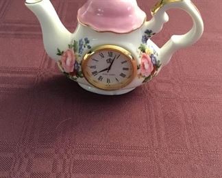 LOW STARTING BIDS!&nbsp; THIS IS AN EXCITING AUCTION!&nbsp; JOIN IN! REGISTER AND BID AT

www.estate48.com

Lot #	Lot Name
4	Vintage Pair of 28 x 19" Framed Chinese Emperor & Empress Formal Portrait Art
5	18.5" D 22" H Antique Wooden Table with Roman Chariot Themed Top
8	Antique 7 x 10" 3D Framed Art Piece Shakespeare's Home
9	16 x 28" Antique Wood Frame Mirror with Hand Painted Venetian River Scene
10	Antique Oil on Canvas Framed 25.5 x 53" Signed by Artist M. Koran
12	MCM 26" Tall Freeform Metal Statue on Granite Base Hand Signed by The Artist Sam Radoff
13	Antique Pooshup Tabletop Pinball Game 1933 11 x 18"
16	39.5 x 71" Slab of Black Marble with Rounded Finish
320	11" Antique Floral Themed Open Air Porcelain Container
321	12" Memphis Style Handcrafted Vase
322	12.5" Hand Signed Raku Vase by The Merry Potter
323	Vintage 13" Ceramic Vase with 2 Lion Medallions on Metallic 4 Legged Base
324	2.5" Vintage Japanese Hand Painted Porcelain Vase/Urn Featuring Pagoda Village Scene
325	3 Piece Lot of V