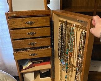 Jewelry cabinet