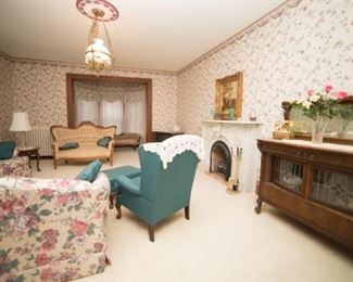 All pieces need to be sold! Wing back armchairs, oil paintings, prints, Victorian button tufted sofas, lamps, ALL IN LIKE NEW CONDITION