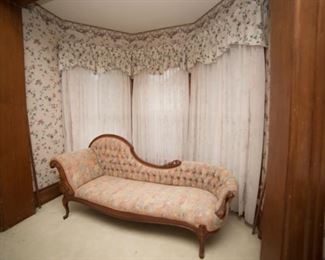 Fainting couch/chase lounge 