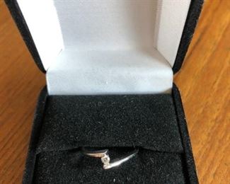 14KT White Gold 1/20 Bypass Fashion Ring