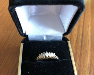 14KT Yellow Gold 1/4 Carat Diamond Marquise Band