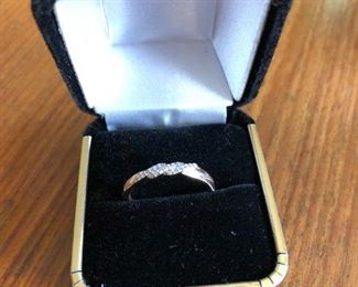 10KT Pink Gold 1/10 Carat Diamond Band